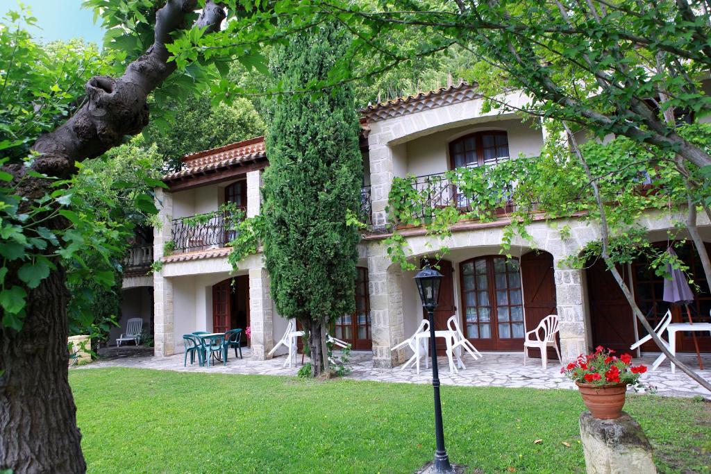 Logis Auberge De La Tour Valros Zimmer foto